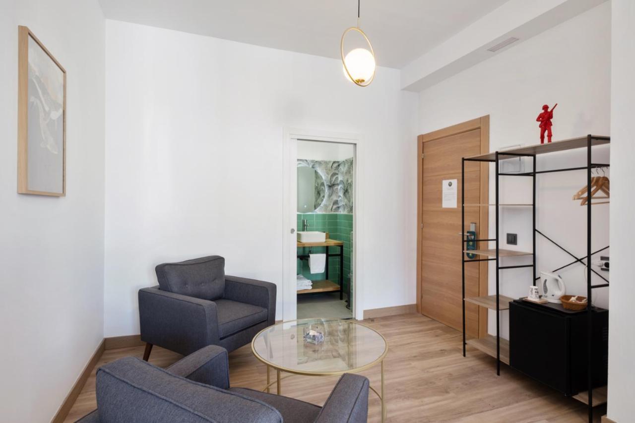 Malaga City Suites Экстерьер фото