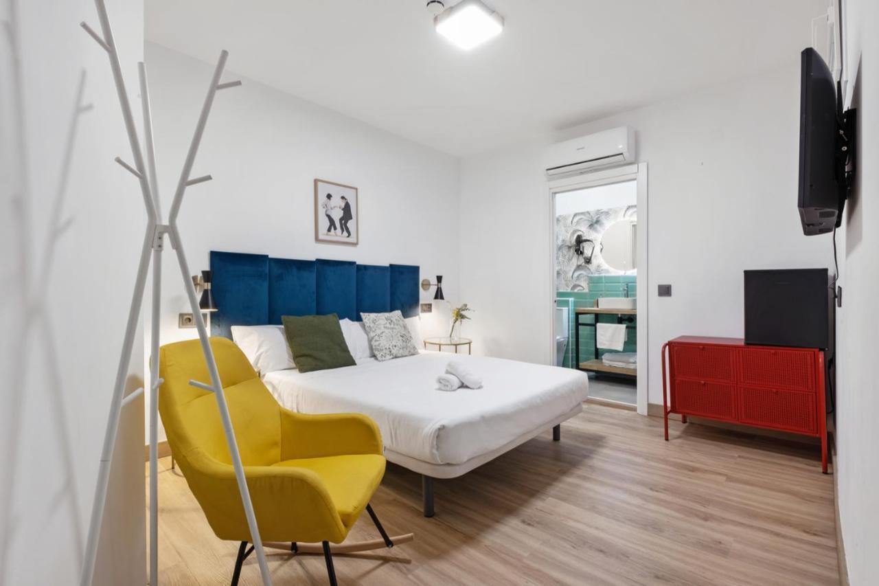 Malaga City Suites Экстерьер фото