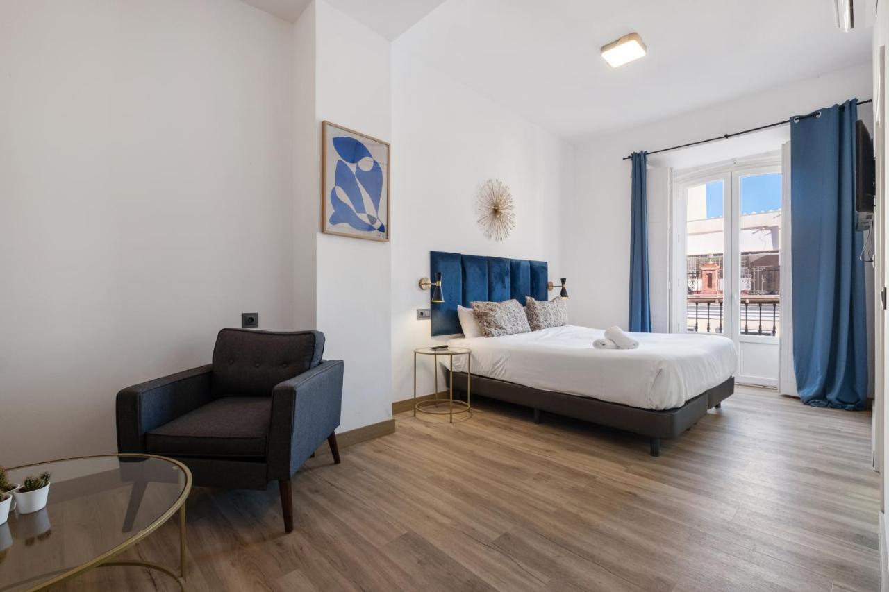 Malaga City Suites Экстерьер фото