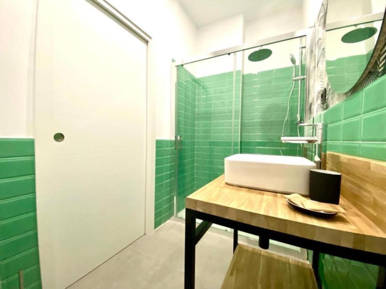 Malaga City Suites Экстерьер фото
