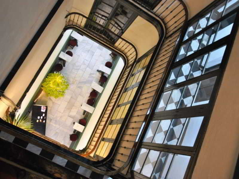 Malaga City Suites Экстерьер фото