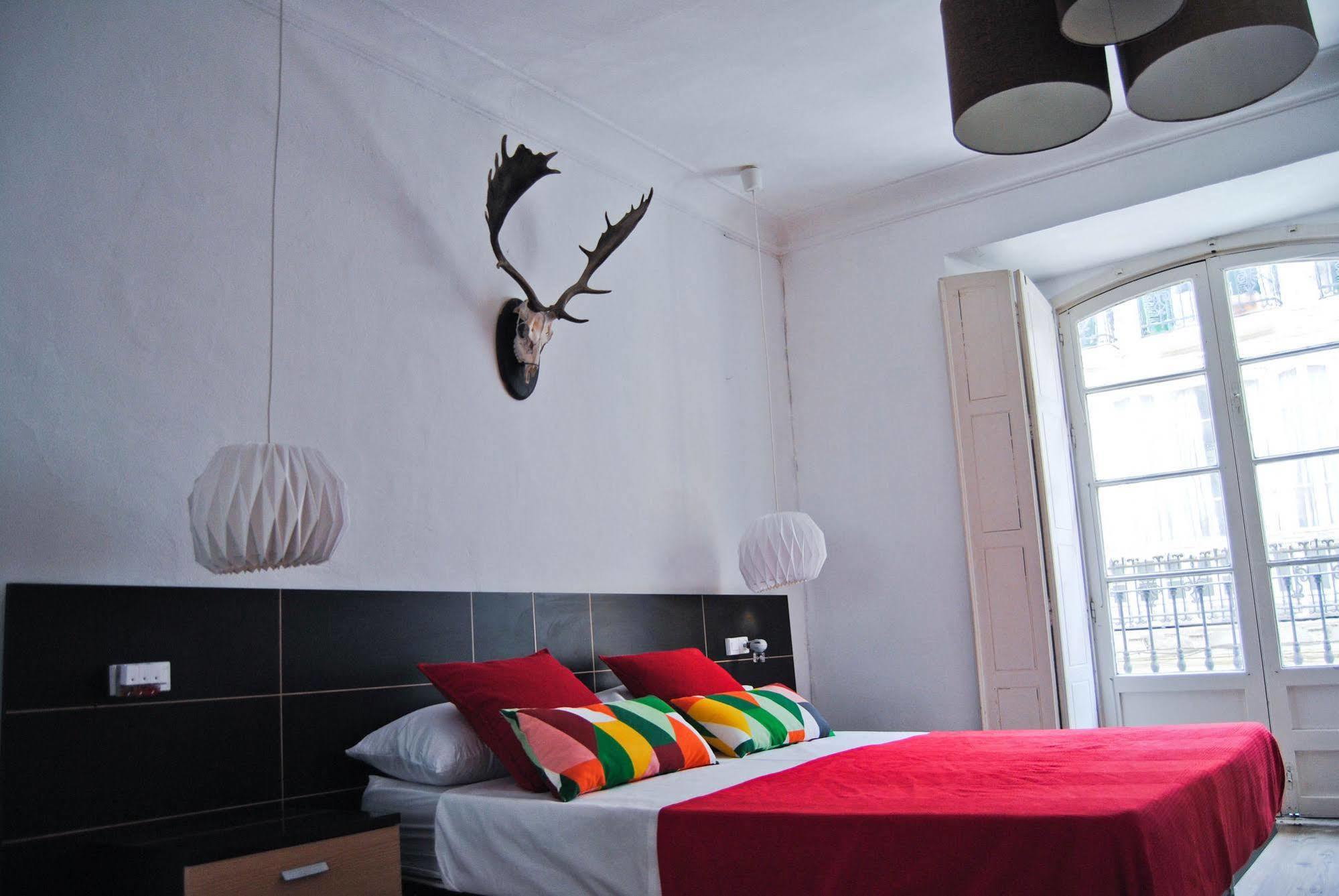 Malaga City Suites Экстерьер фото